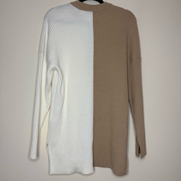 ABERCROMBIE + FITCH Soft Af Collection Cozy Ribbed Two Toned Color Block Sweater - Picture 7 of 10